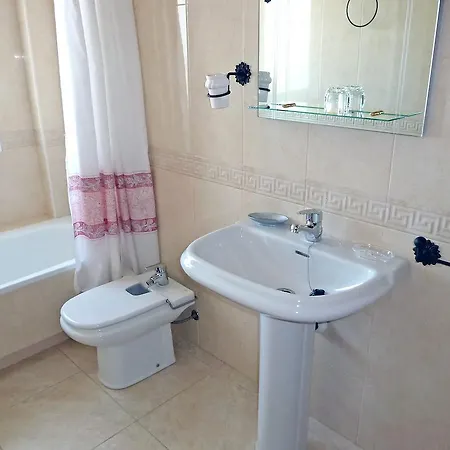 Vista Hotel *